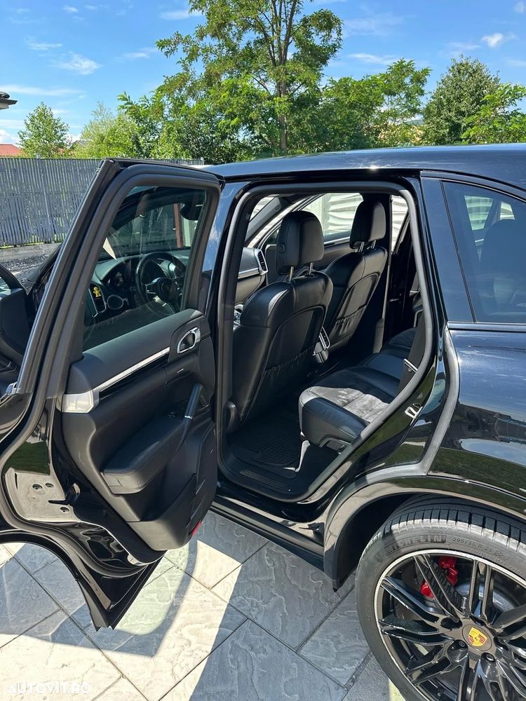 Porsche Cayenne Platinum Edition - 19