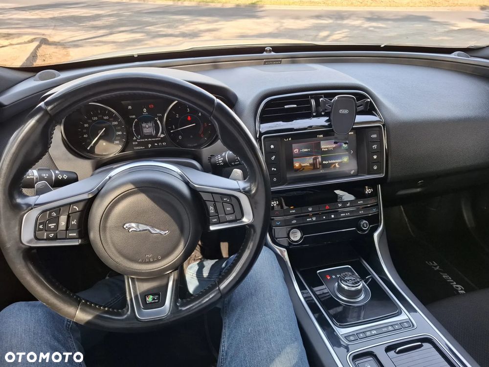 Jaguar XE 20d R-Sport - 7