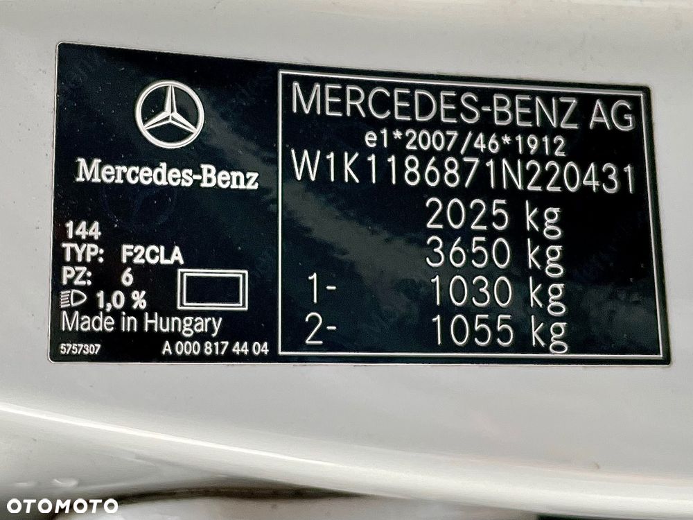 Mercedes-Benz CLA 200 7G-DCT AMG Line - 33