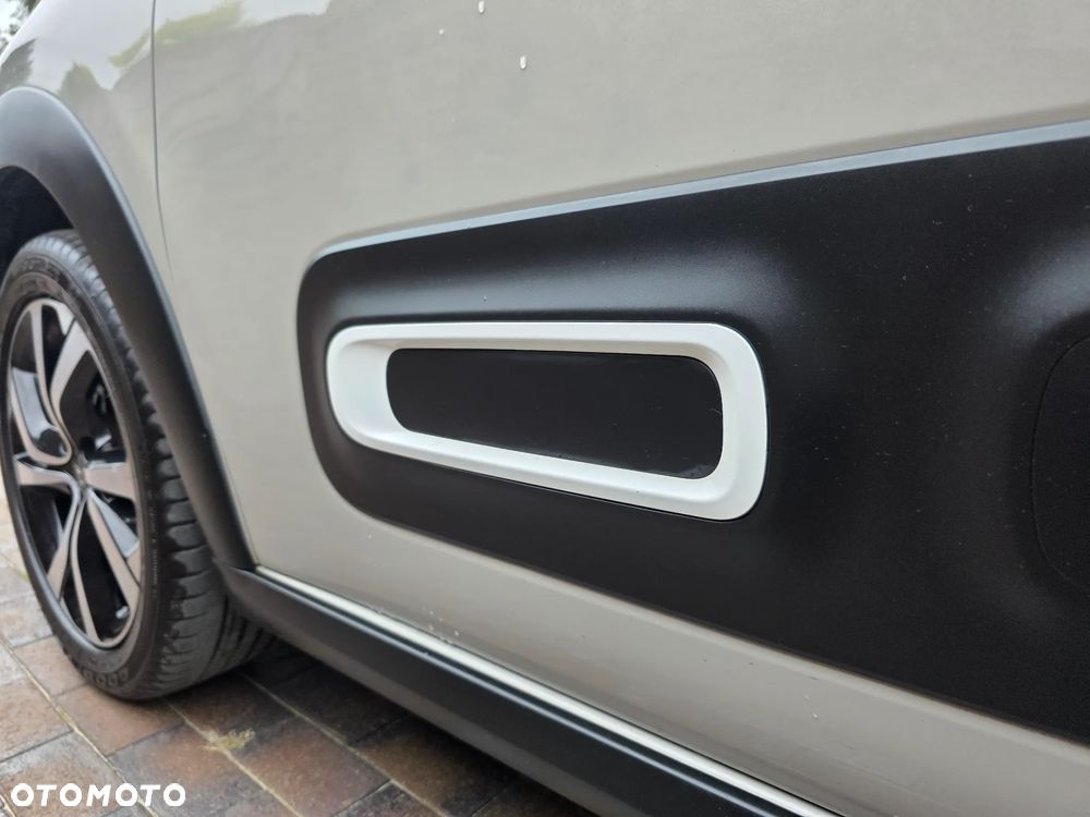 Citroën C3 1.2 PureTech Shine EAT6 - 33