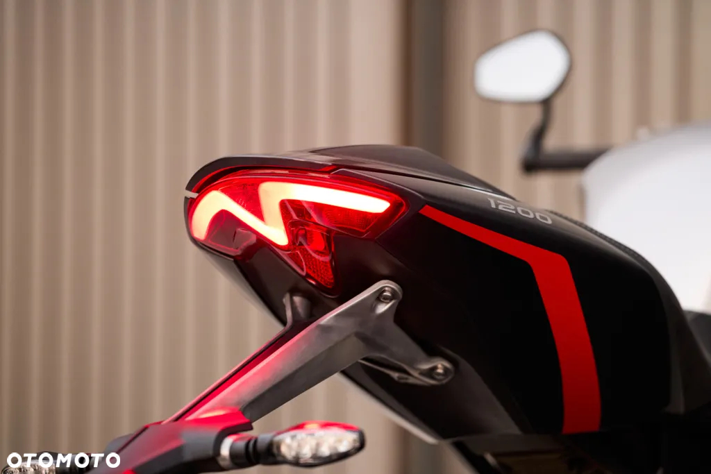 Triumph Speed Triple - 18