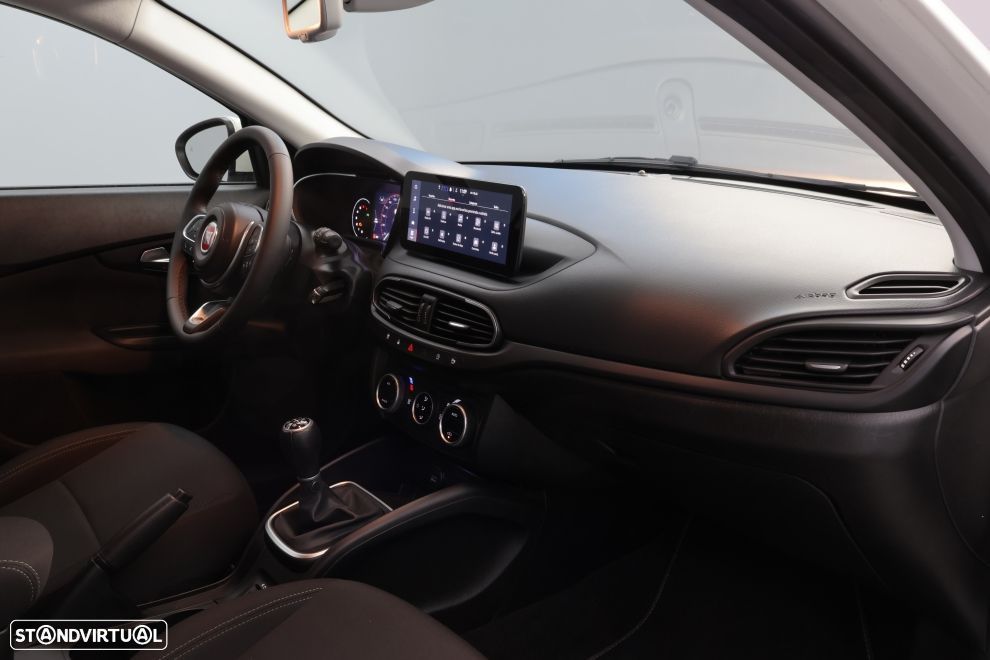 Fiat Tipo Station Wagon Cross 1.0 GSE T3 Cross - 22