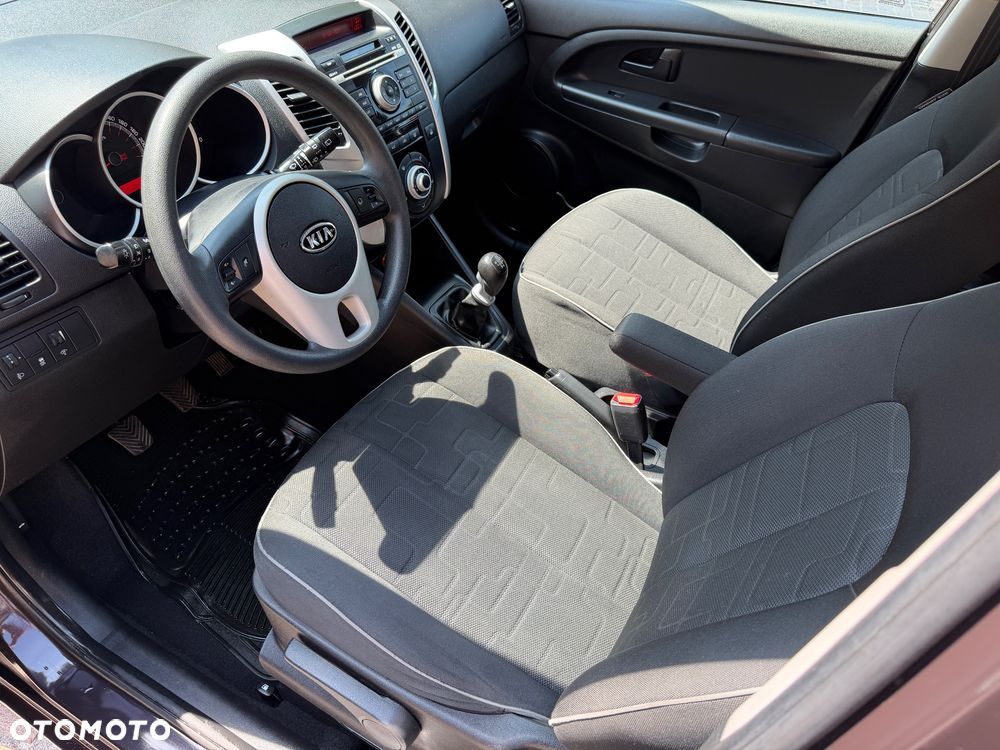 Kia Venga - 6