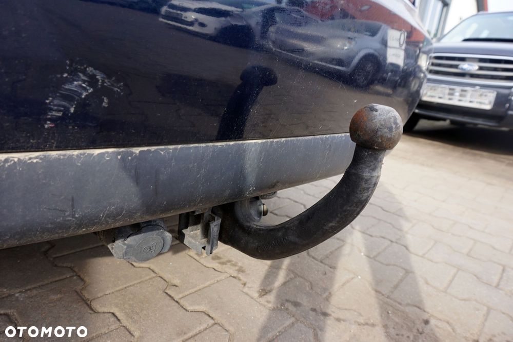 HAK HOLOWNICZY A4 B7 SEDAN WYPINANY AUDI 2004-2008 - 1