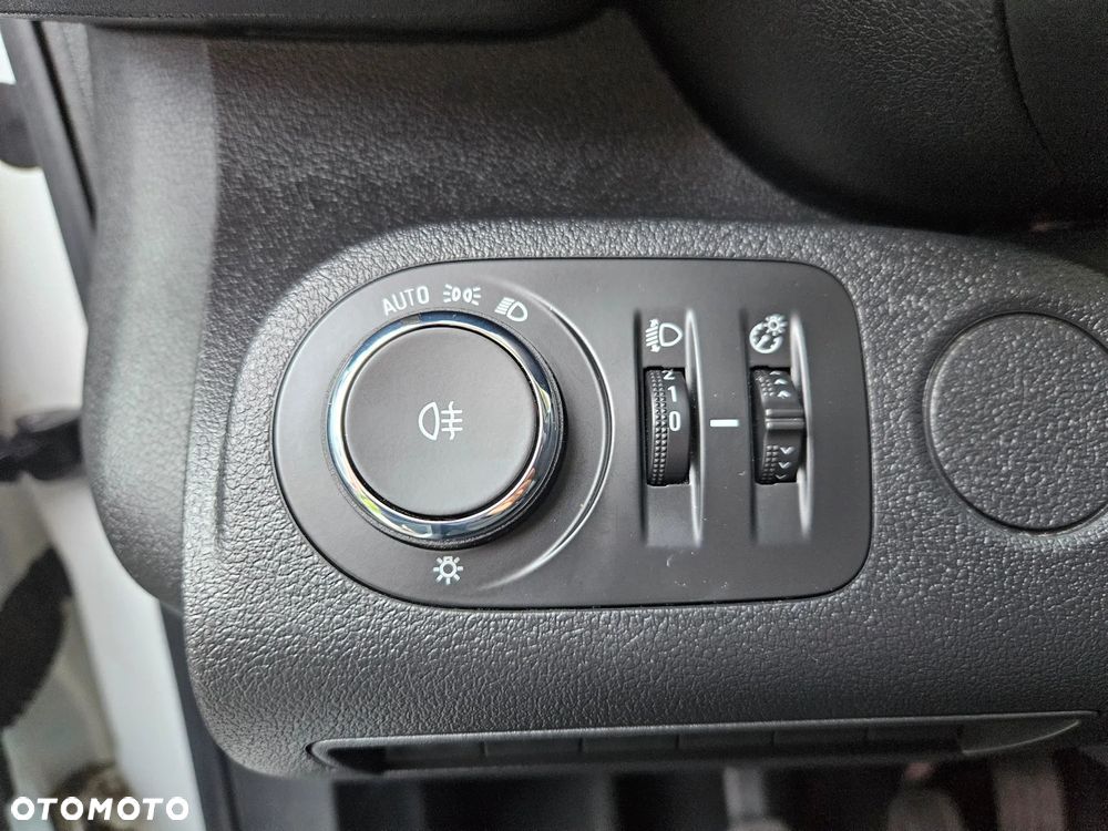 Opel Combo 1.2BENZ 110KM VAN - 14