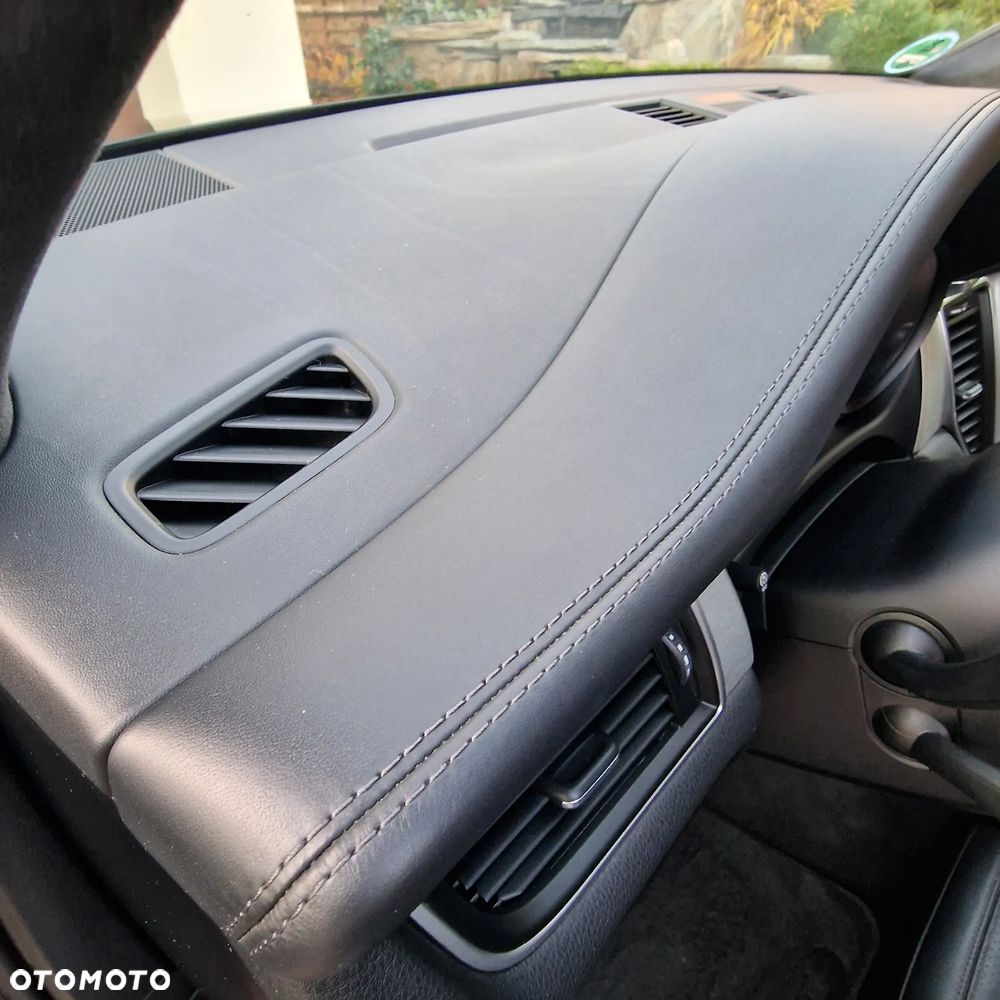 Porsche Macan Turbo - 11