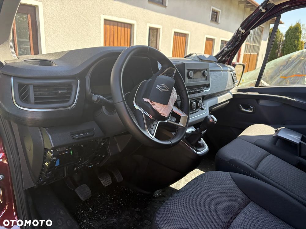 Renault Trafic 2.0 dCi Escapade - 11