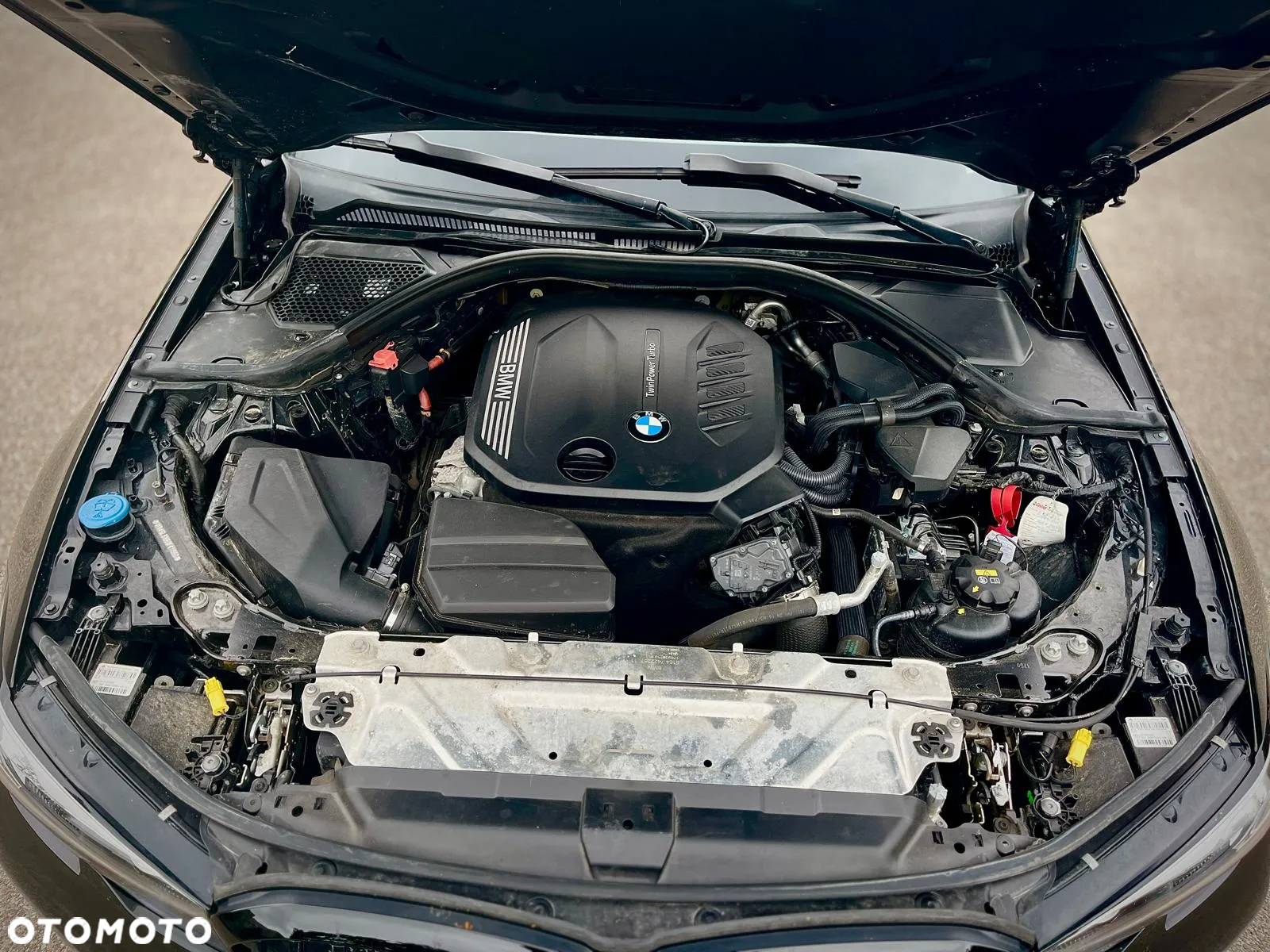 BMW Seria 3 318d Touring - 10