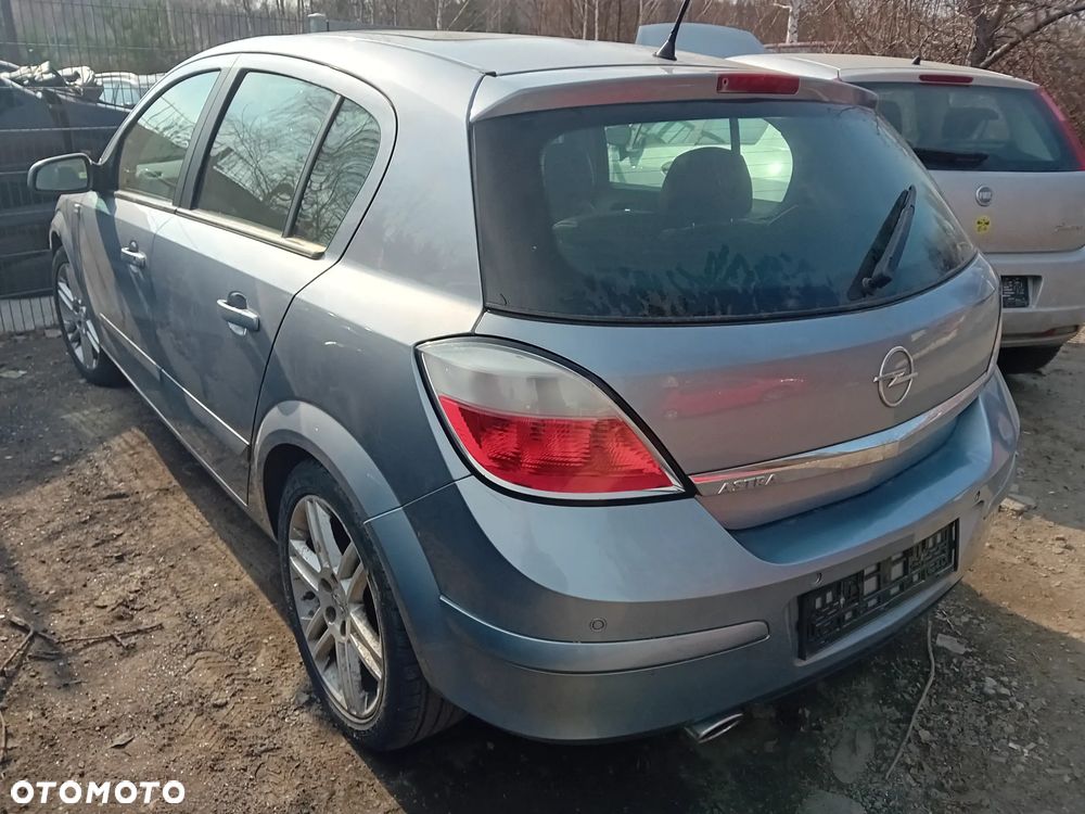 *OPEL ASTRA H 2,0 T* Samochód na części - 3