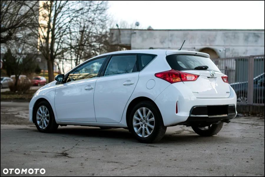 Toyota Auris - 13