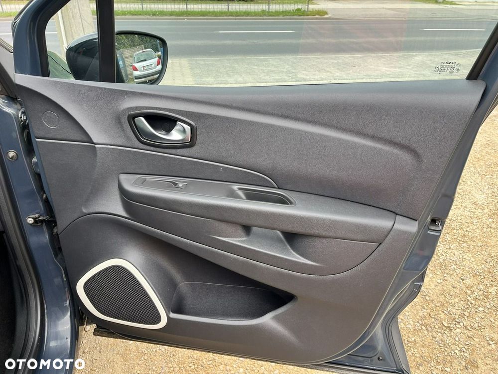 Renault Captur - 19