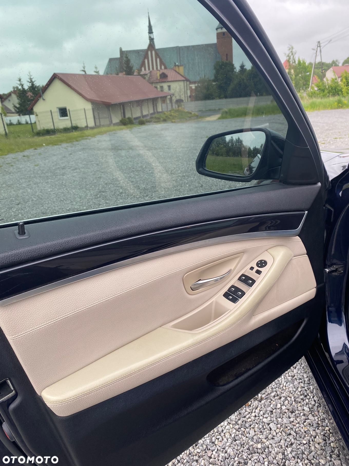BMW Seria 5 518d - 11