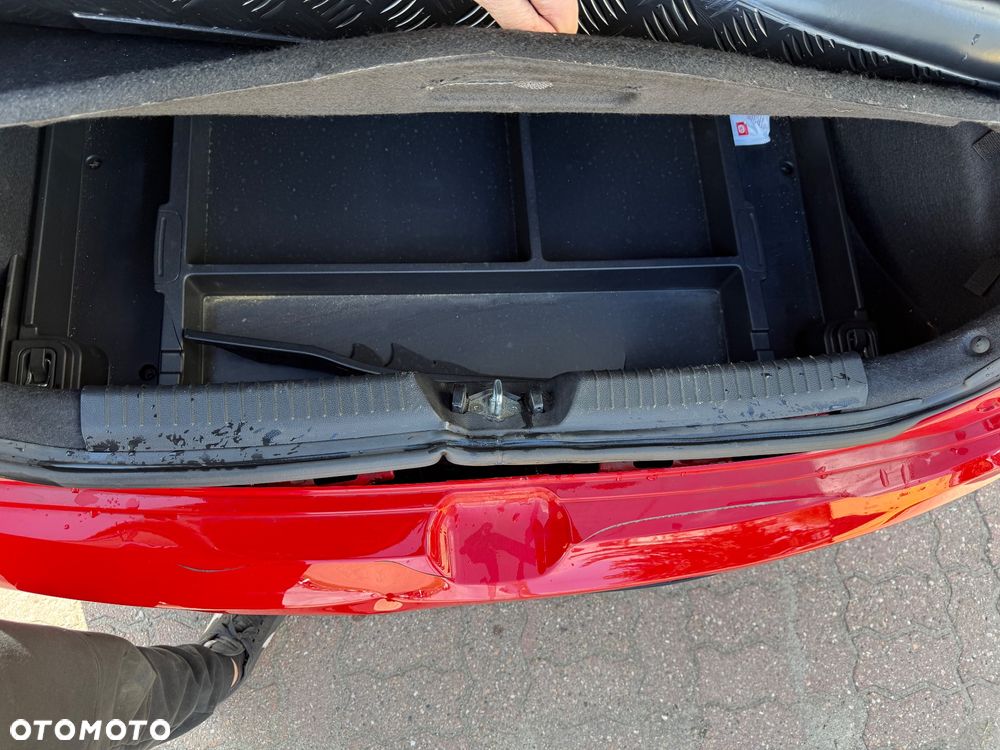 Kia Ceed 1.6 T-GDI GT-Challenge - 14