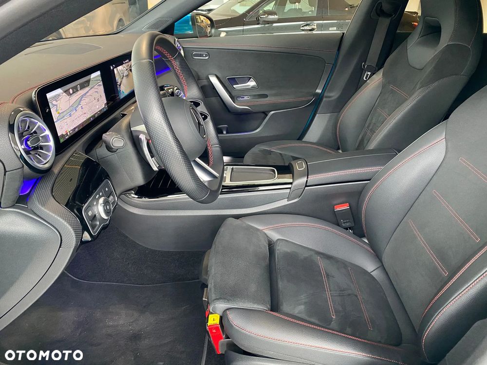 Mercedes-Benz CLA 180 AMG Line 7G-DCT - 13