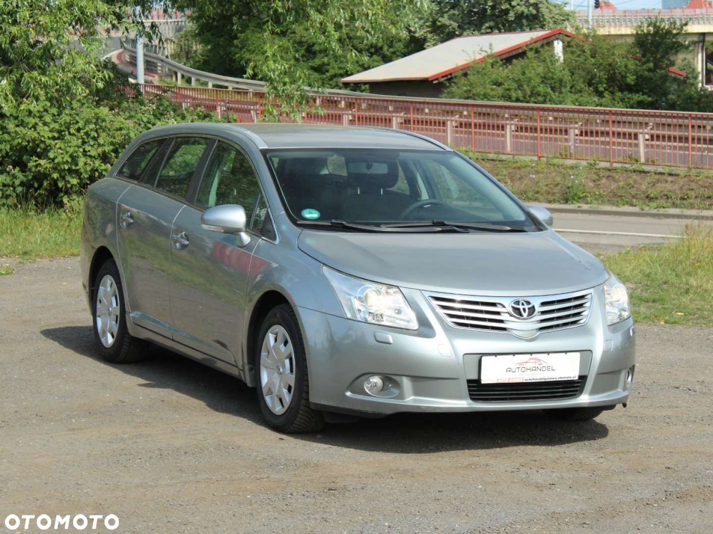 Toyota Avensis - 1