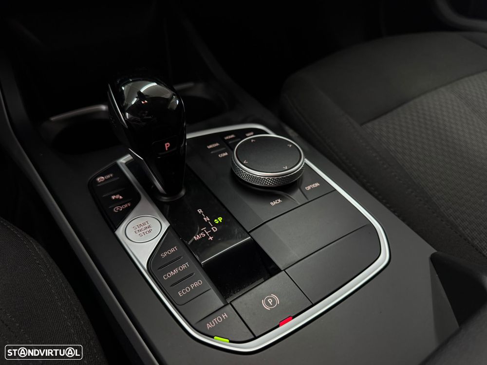 BMW 116 i Aut. Advantage - 21