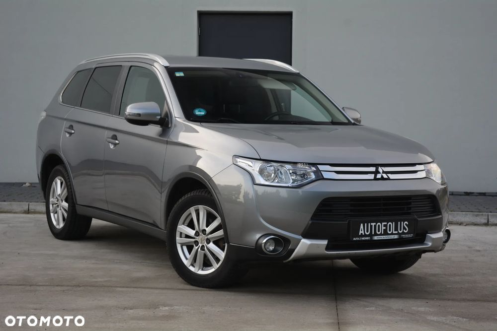 Mitsubishi Outlander - 2