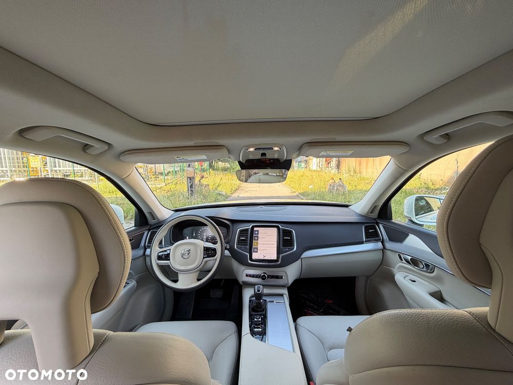 Volvo XC 90 - 9