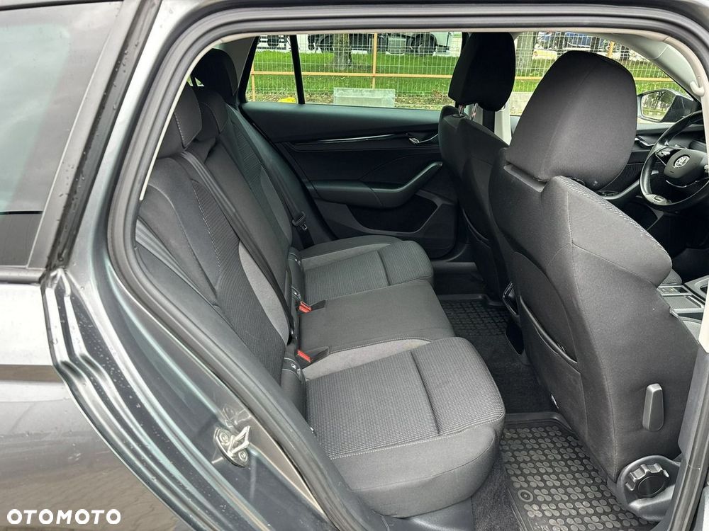 Skoda Octavia 2.0 TDI Ambition DSG - 17