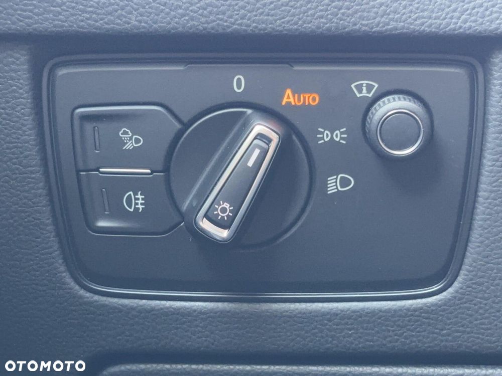 Volkswagen Arteon 2.0 TDI 4Motion R-Line DSG - 28