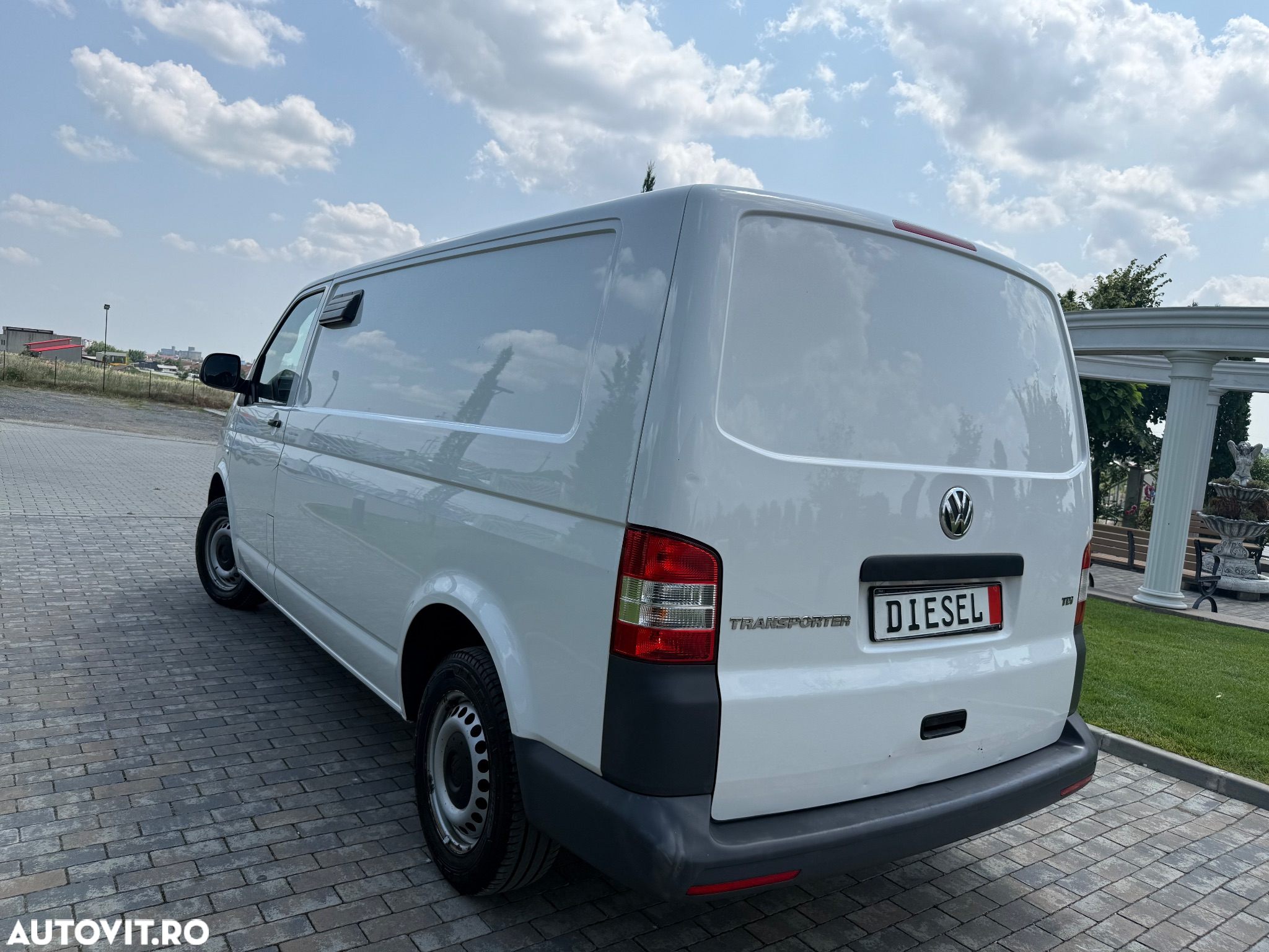 Volkswagen Transporter - 2