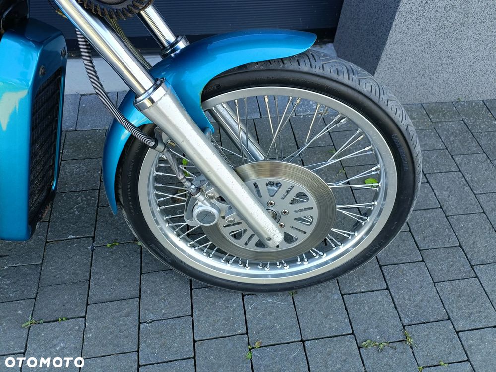 Suzuki Intruder - 3