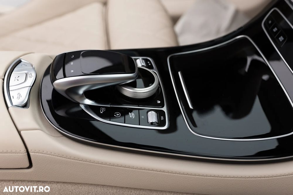 Mercedes-Benz E 53 AMG 4Matic Cabrio AMG Speedshift 9G-TRONIC - 23