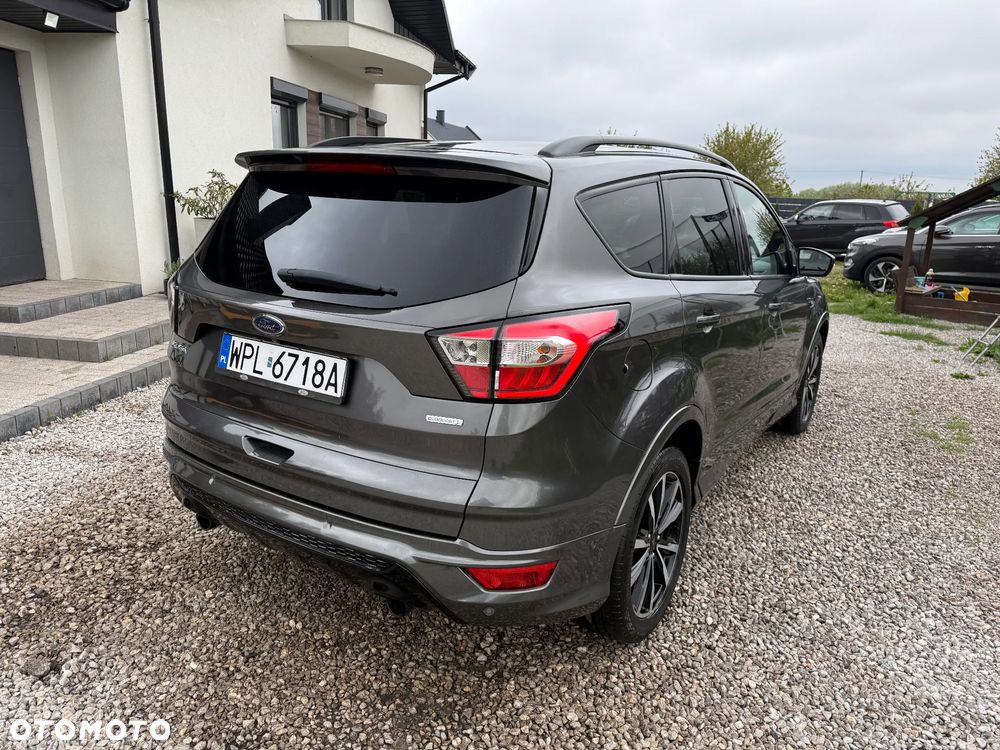 Ford Kuga 1.5 EcoBoost 2x4 ST-Line - 16