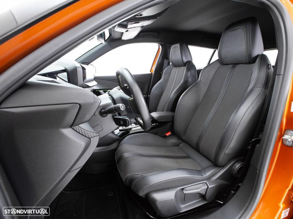 Peugeot e-2008 50 kWh GT - 8