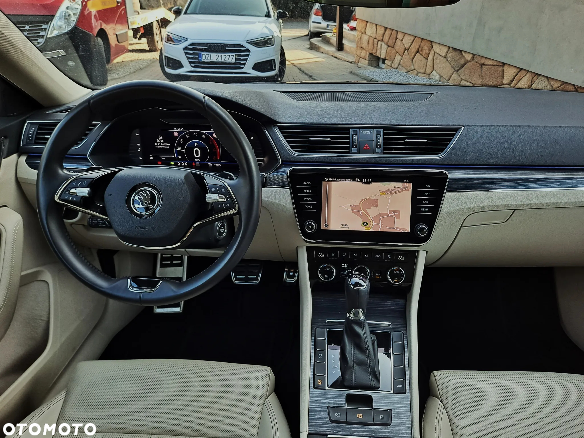 Skoda Superb 2.0 TDI DSG Premium Edition - 16