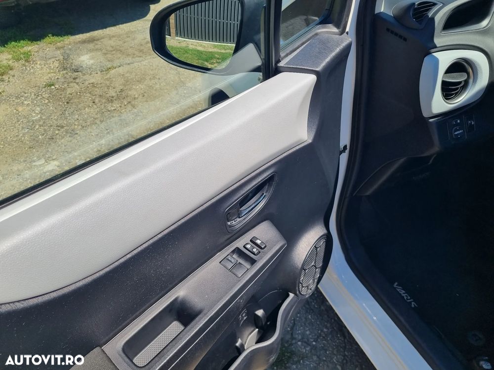 Toyota Yaris 1.5 VVT-i Comfort - 10