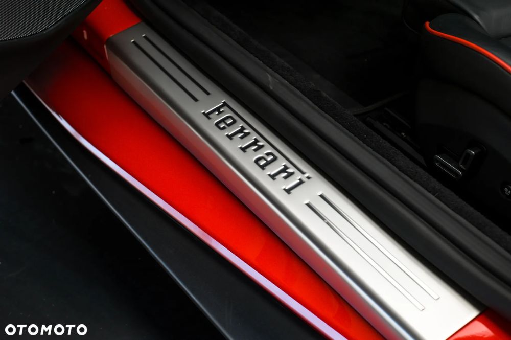 Ferrari Portofino M - 19