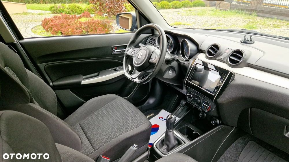 Suzuki Swift 1.2 Premium Plus - 12