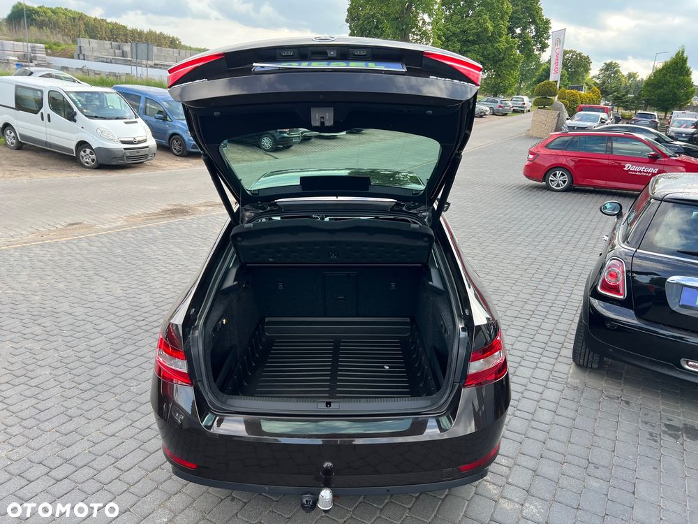 Skoda Superb 1.6 TDI GreenLine - 19