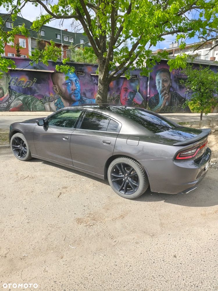 Dodge Charger - 4