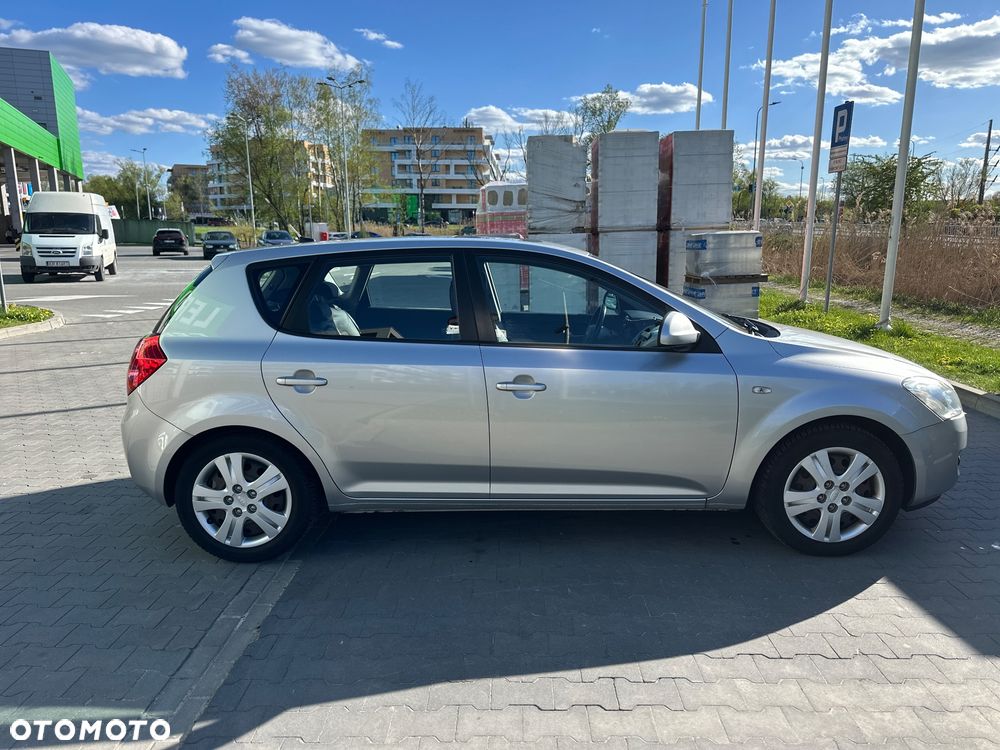 Kia Ceed 1.6 CVVT Automatik EX - 2