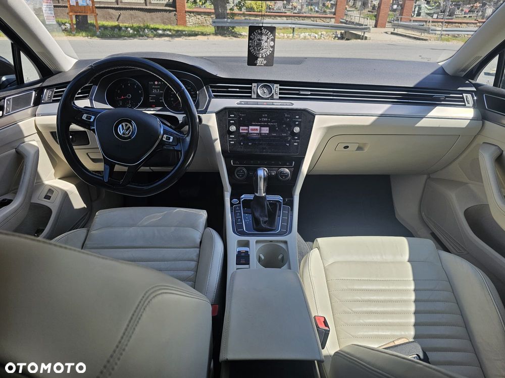 Volkswagen Passat 2.0 TSI (BlueMotion Technology) 4Motion DSG Highline - 9