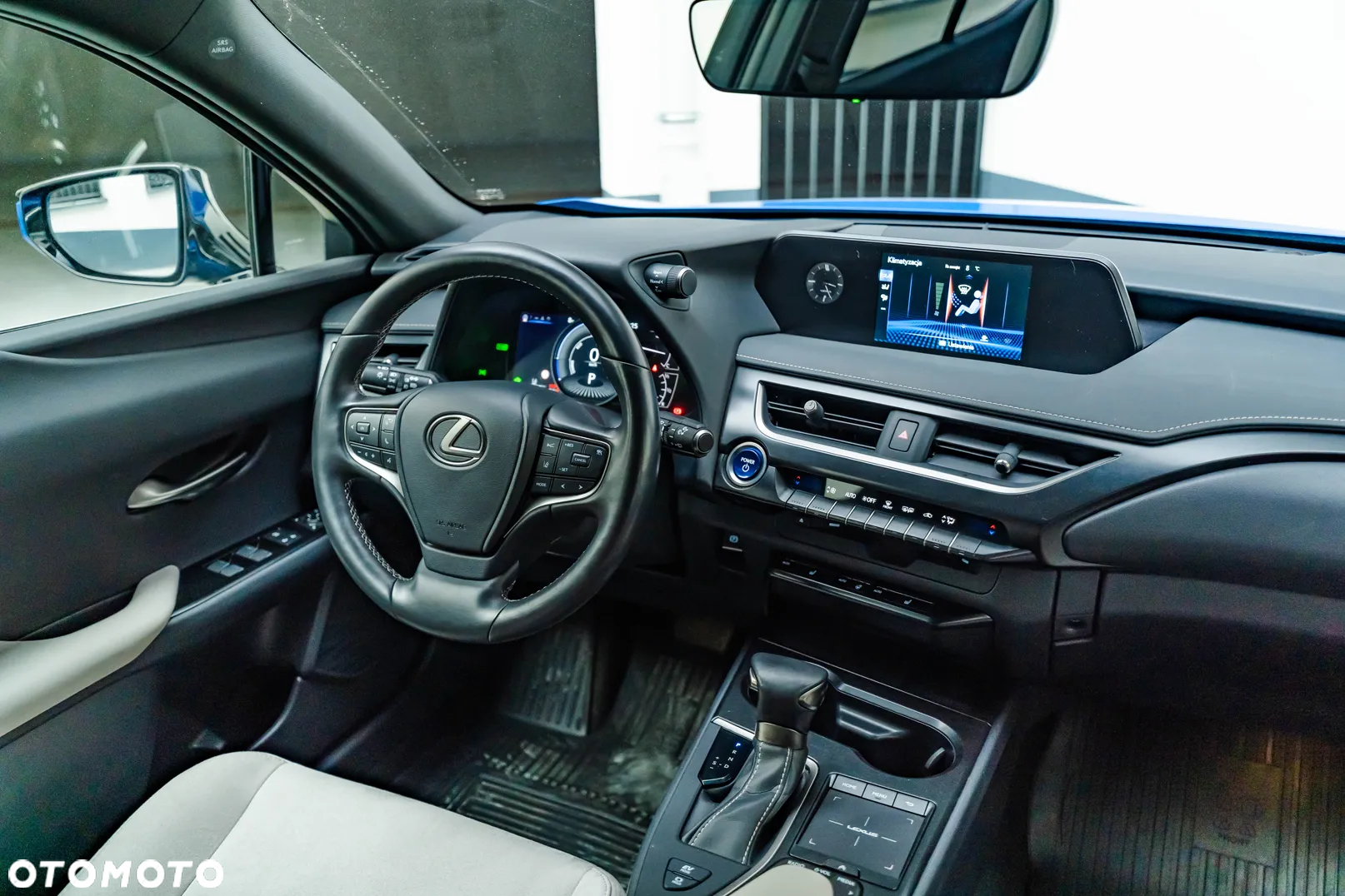 Lexus UX - 5