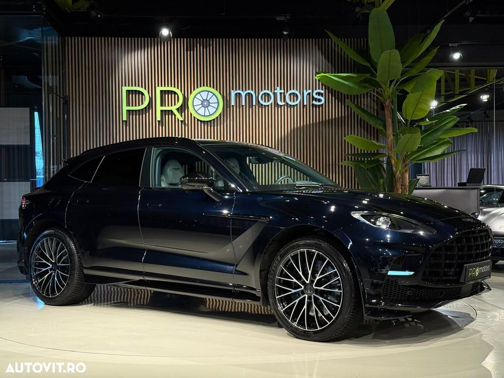 Aston Martin DBX - 7