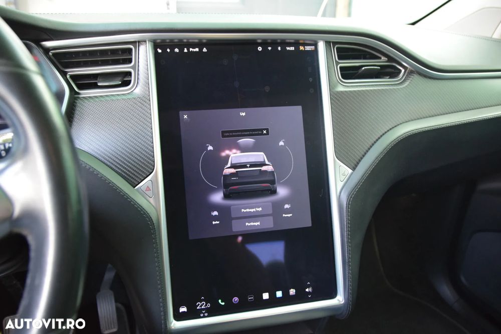 Tesla Model X - 29