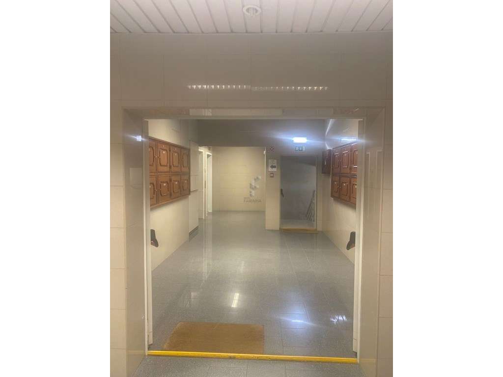 Arrendamento de Escritório 168m2 na Alameda António Sérgio - Grande imagem: 5/12