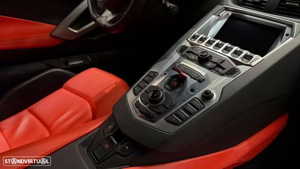 Lamborghini Aventador 6.5 V12 LP700-4 - 19