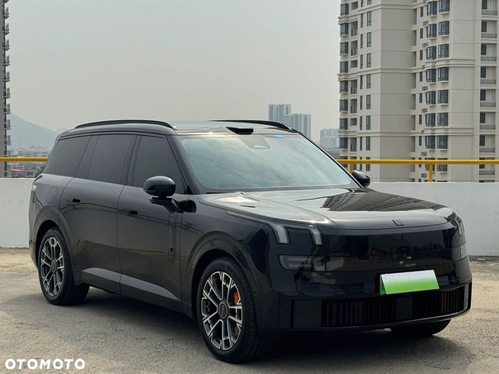 Lynk & Co 900 - 3