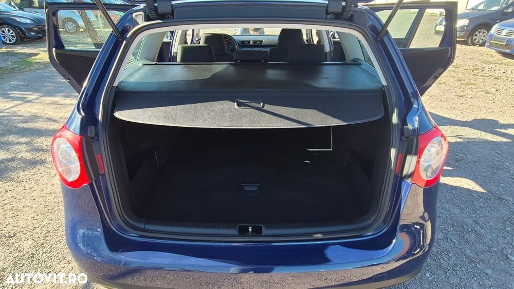 Volkswagen Passat Variant 2.0 TDI DPF Trendline - 11