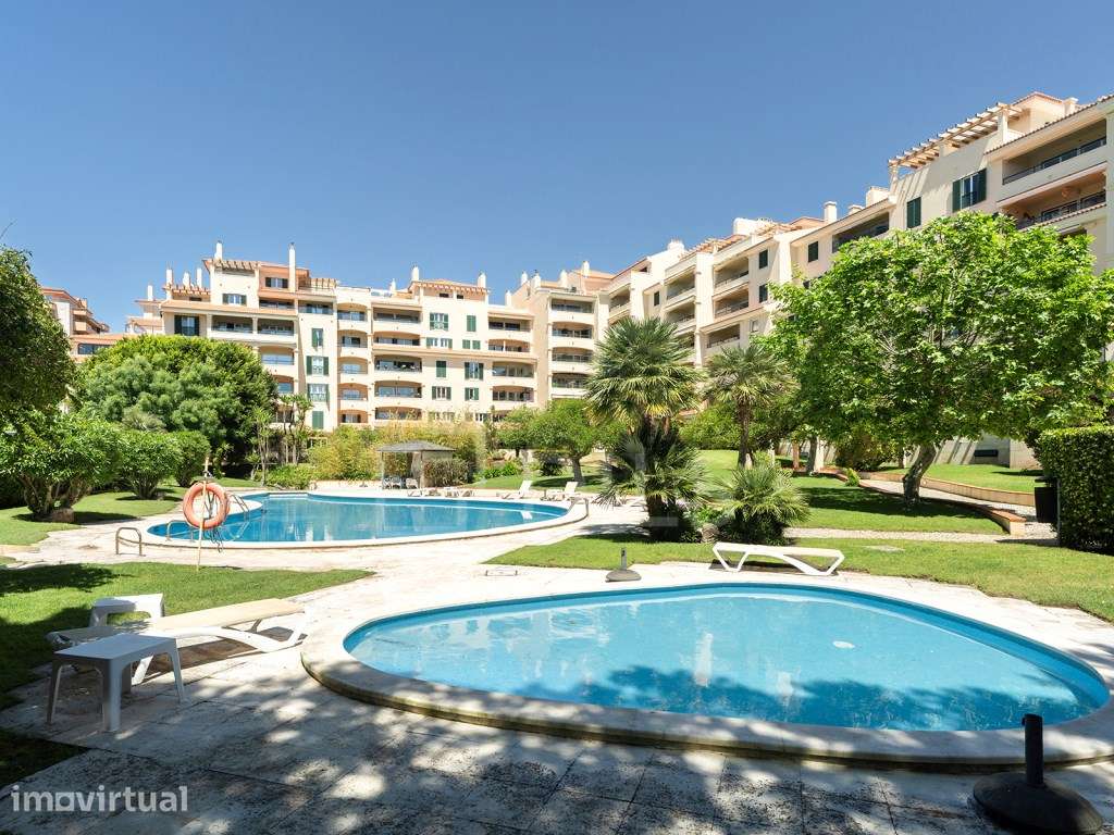 Apartamento T2 com vista mar, em condomínio privado Cascais - Grande imagem: 3/21