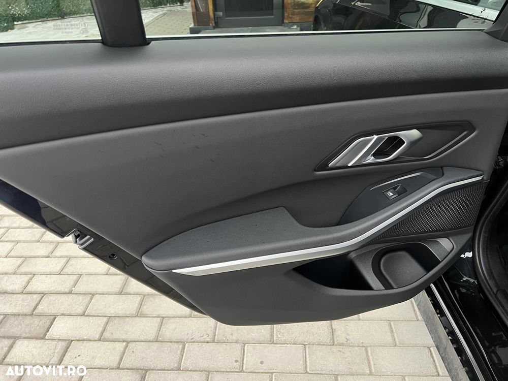 BMW Seria 3 318d Aut. Luxury Line - 21