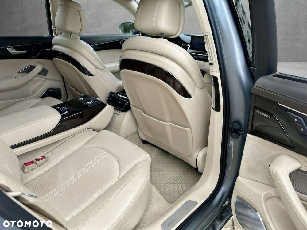 Audi A8 - 8