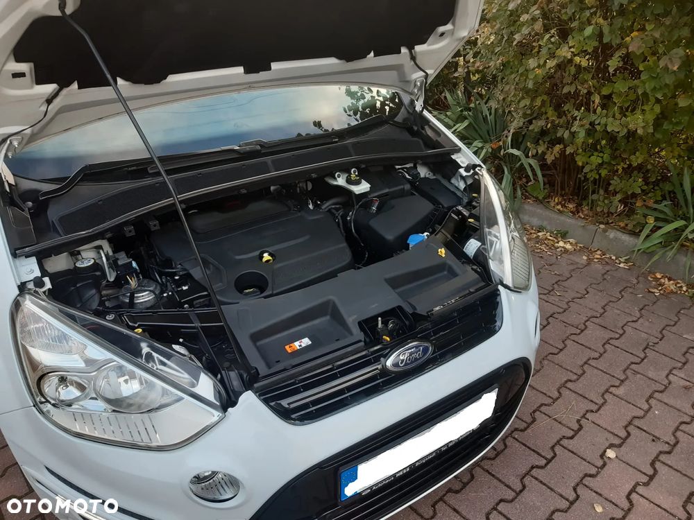 Ford S-Max - 17