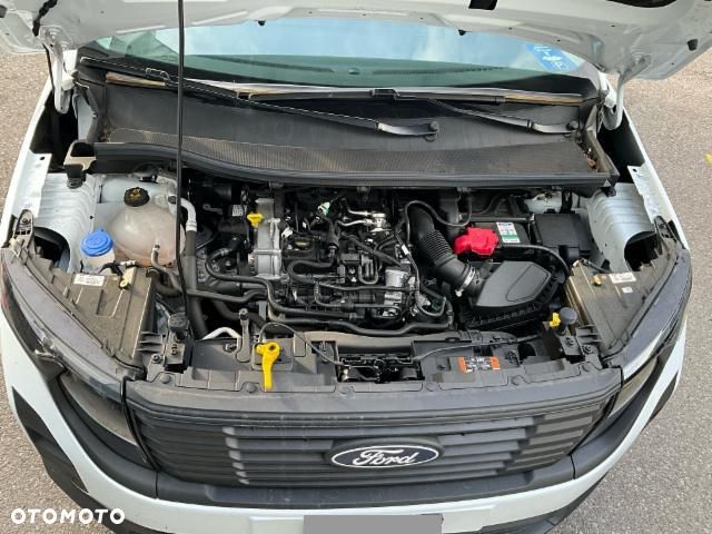 Ford Transit Courier - 9