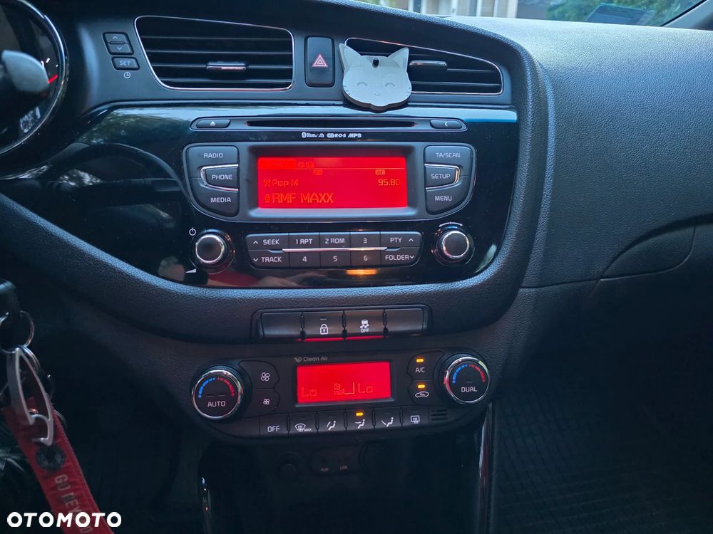 Kia Ceed 1.6 CRDi L - 11